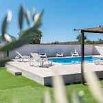 Holiday home In With Outdoor Swimming Pool
