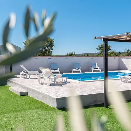 Ferienhaus In With Outdoor Swimming Pool Sedramic