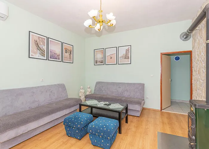 In With Outdoor Swimming Pool בית נופש Sedramic