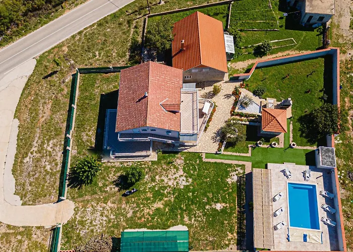 In With Outdoor Swimming Pool Sedramic